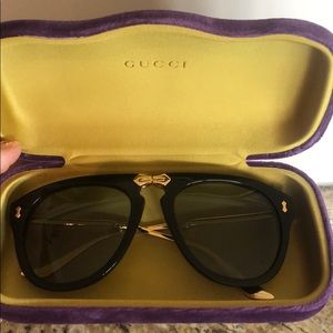 Woman’s Gucci sunglasses. Authentic w/box